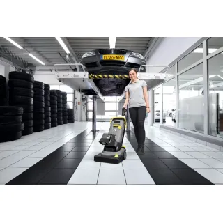Акумулаторна машина за почистване на под Karcher BR 30/4 C Bp Pack 36/75/ 36V/ 7.5Ah