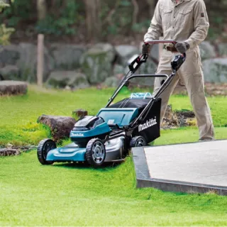 Акумулаторна самоходна косачка Makita DLM540Z/ 36V