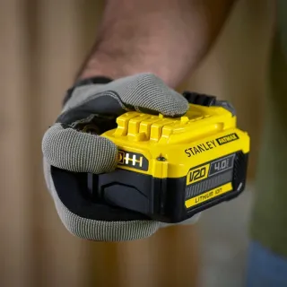 Комплект акумулаторна батерия и зарядно Stanley SFMCB14M1/ 18 V/ 4 Ah Комплект акумулаторна батерия и зарядно Stanley SFMCB14M1/ 18 V/ 4 Ah