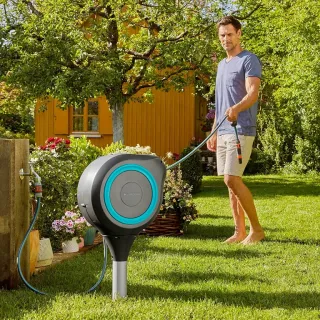 Макара с маркуч за монтаж в земя синя Gardena RollUp M/ 11 мм Макара с маркуч за монтаж в земя синя Gardena RollUp M/ 11 мм