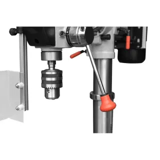 Настолна бормашина за метал CORMAK RDP8616/ 900W