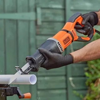 Саблен трион Black and Decker BES301/ 750 W